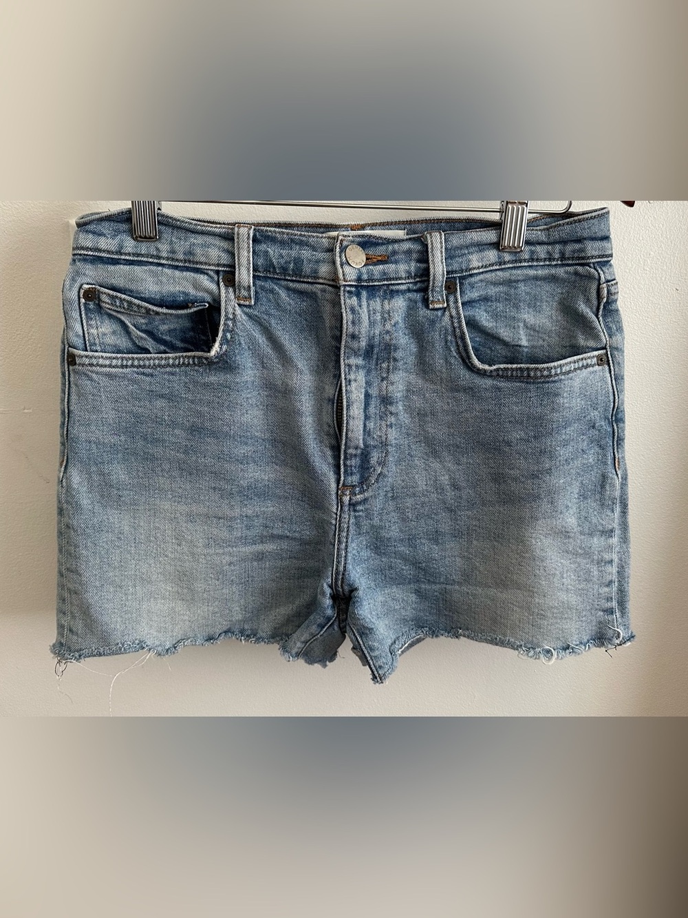 Denim Forum - Romy Slim Shorts - Light Blue  - Women (Size 30)